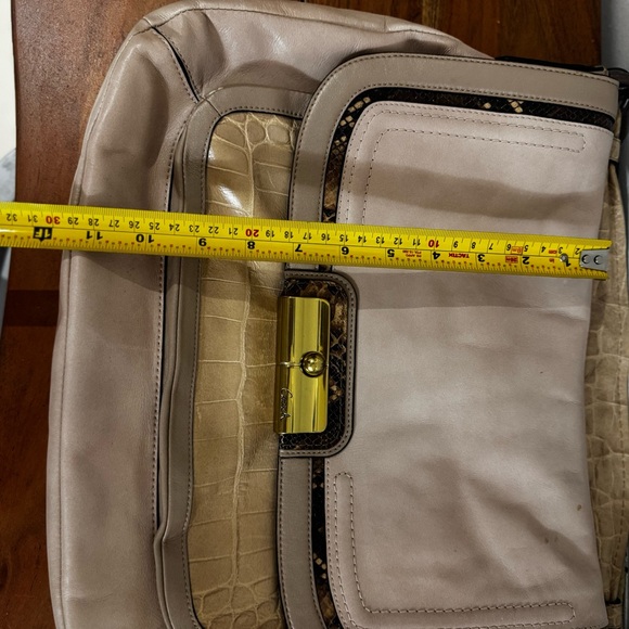 Coach - Picture 14 of 16